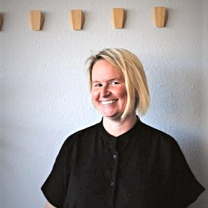 Lauren (300 x 300 px) Lauren Wallig
